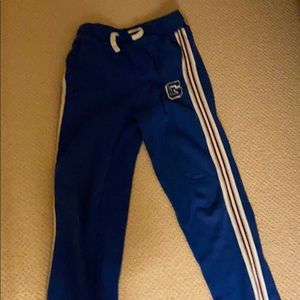 Gap jogging pants